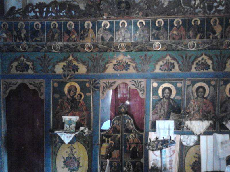 црква св.Архангела Михаила у селу Чиниглавци - иконостас